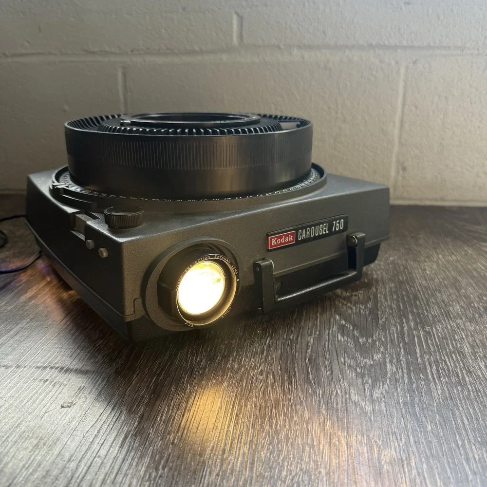 Kodak Carousel 750 Slide Projector With Remote MADE IN USA TESTED WORKS